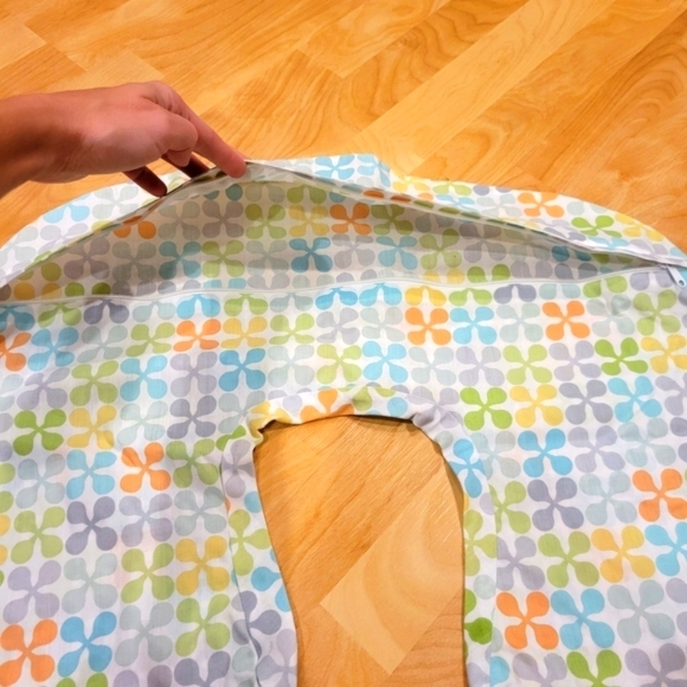 Boppy Nursing Pillow Cover - Picture 6 of 8